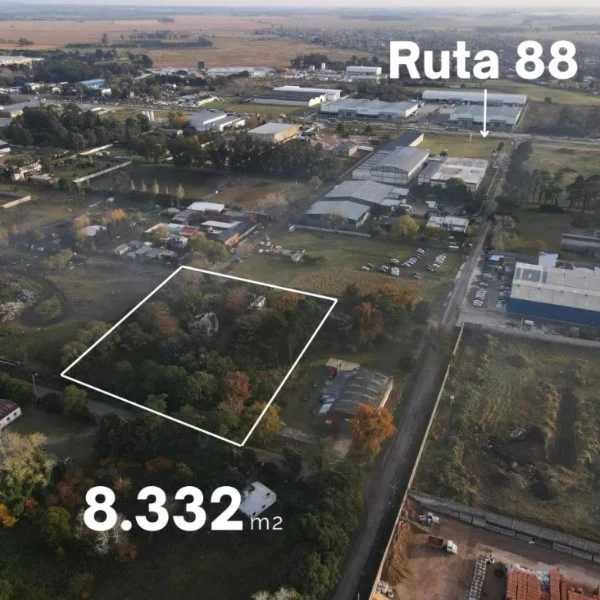 Lotes y terrenos en Venta — Catulo Castillo 2500