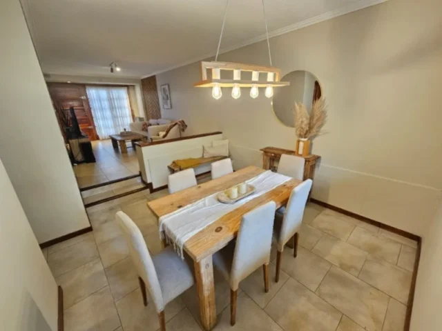 Dúplex en Venta — lopez y planes 2300