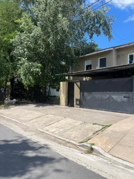 Casas, chalets en Venta — Guglielmotti 1000