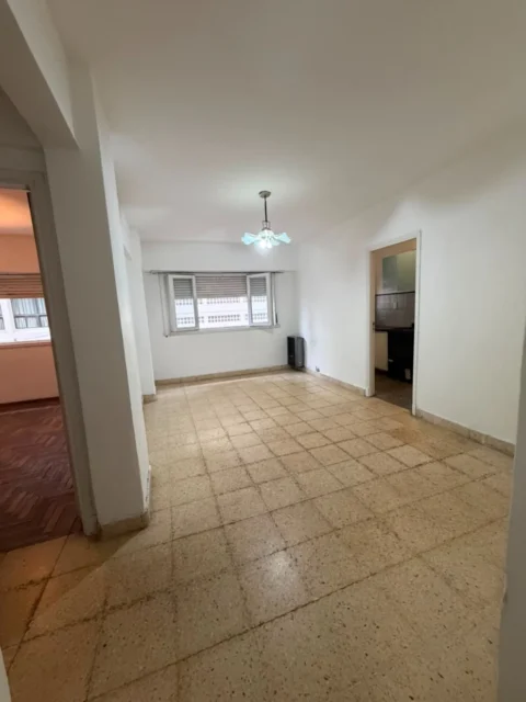 Departamentos, pisos y semipisos en Venta — rivadavia 3400