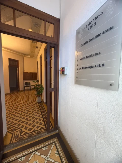 Oficinas en Alquiler — 25 de mayo 4000