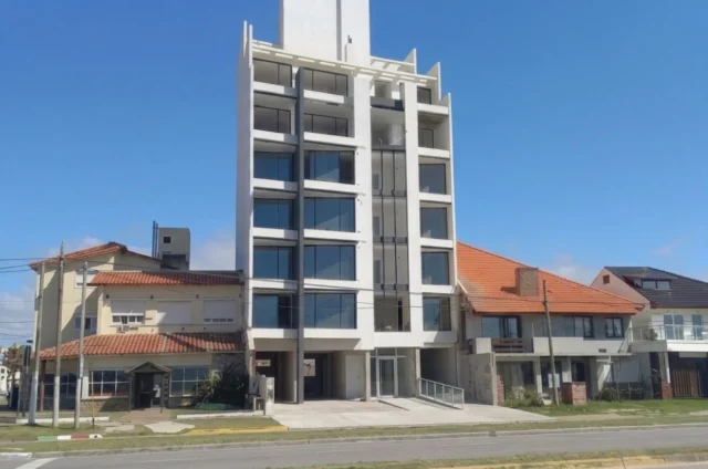 Departamentos, pisos y semipisos en Venta — Felix U.camet  1217