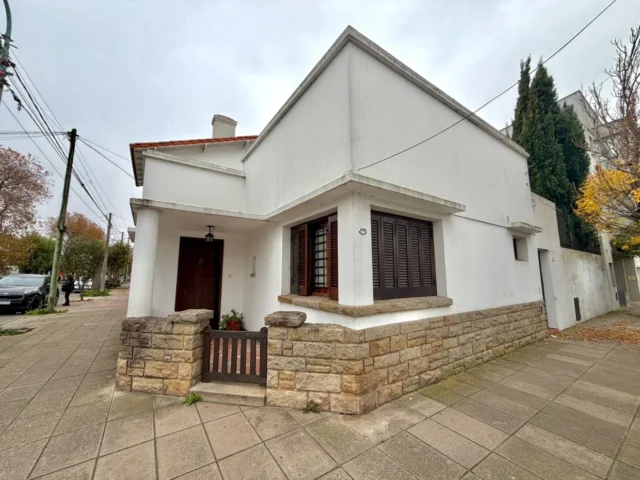 Casas, chalets en Venta — Chacabuco 4089