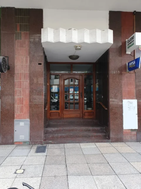 Departamentos, pisos y semipisos en Alquiler por Día — Av Colón 2535