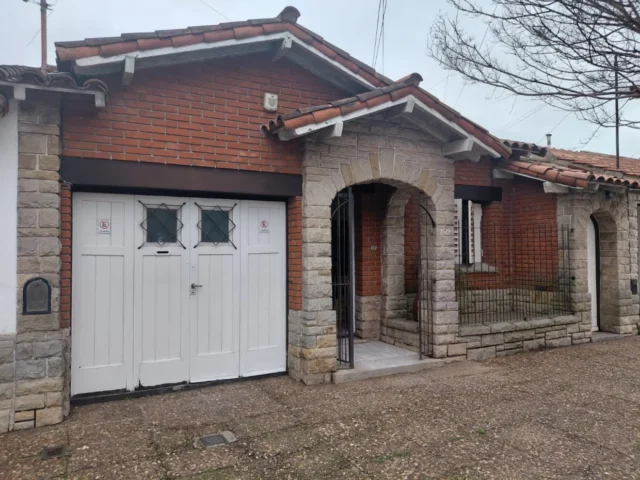 Casas, chalets en Venta — Avellaneda 3477