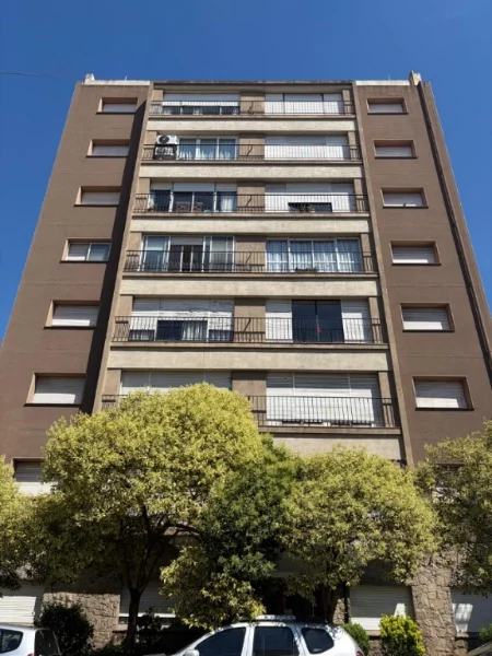 Departamentos, pisos y semipisos en Venta — La Rioja 2300