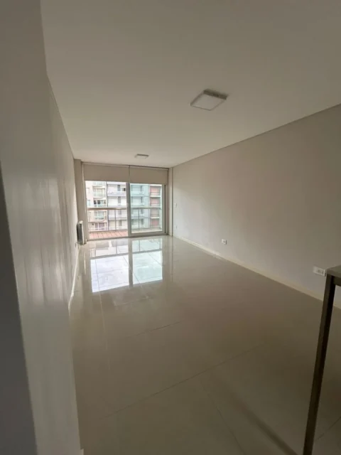 Departamentos, pisos y semipisos en Venta — Av. Independencia 600