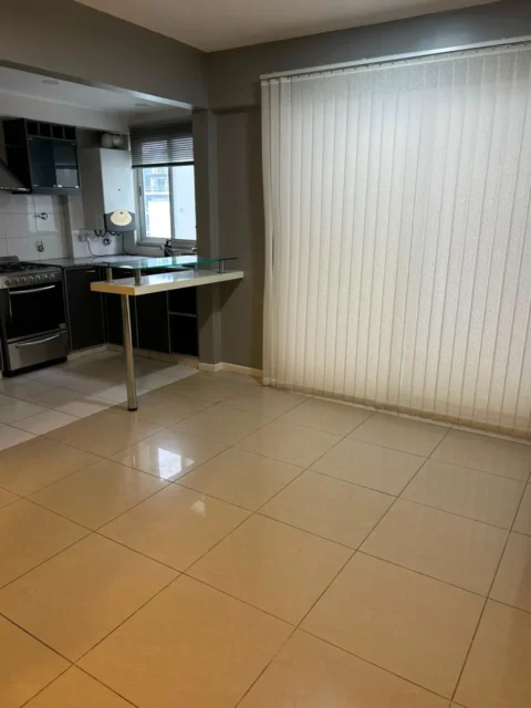 Departamentos, pisos y semipisos en Alquiler — Hipolito Yrigoyen 2447