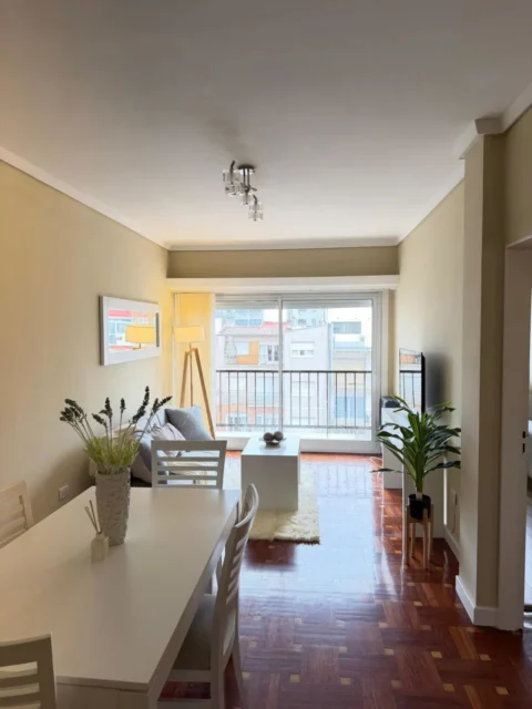 Departamentos, pisos y semipisos en Venta — Moreno 2200