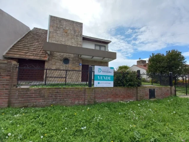 Casas, chalets en Venta — Guernica 1100