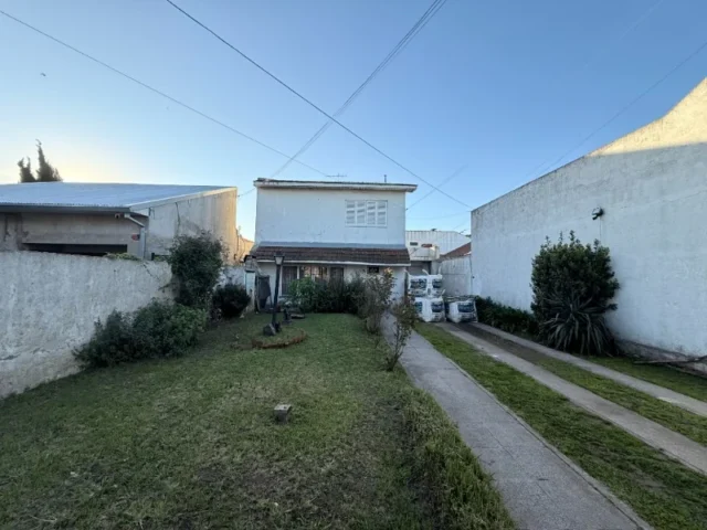 Casas, chalets en Venta — Bestoso 1800
