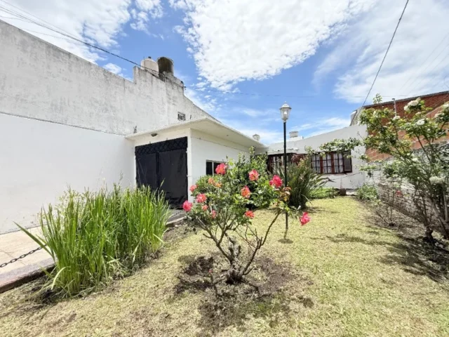 Casas, chalets en Venta — Moreno 5387