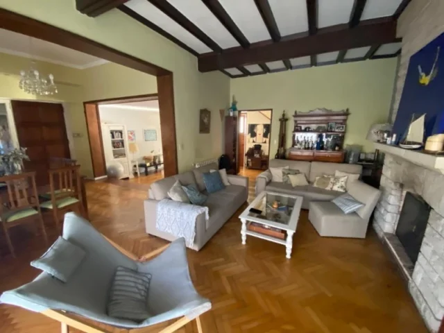 Casas, chalets en Venta — Rivas 2585
