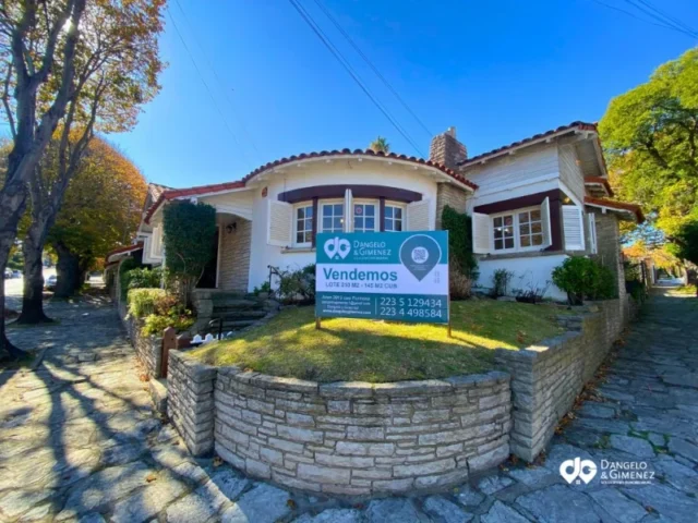 Casas, chalets en Venta — Paunero 2780
