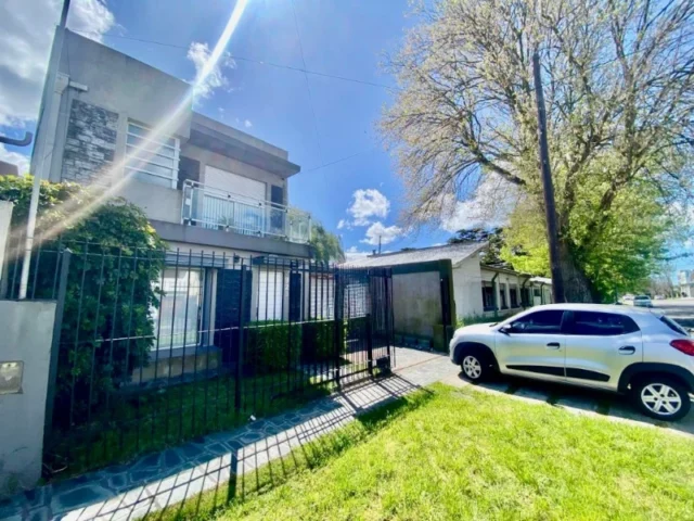Casas, chalets en Venta — Lasalle 923
