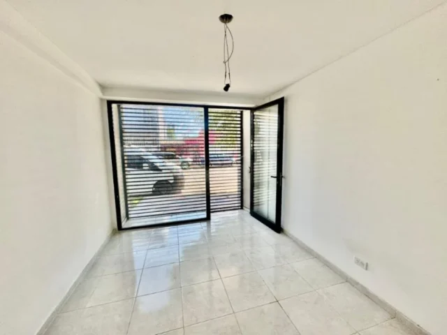 Locales en Venta — Matheu 3742