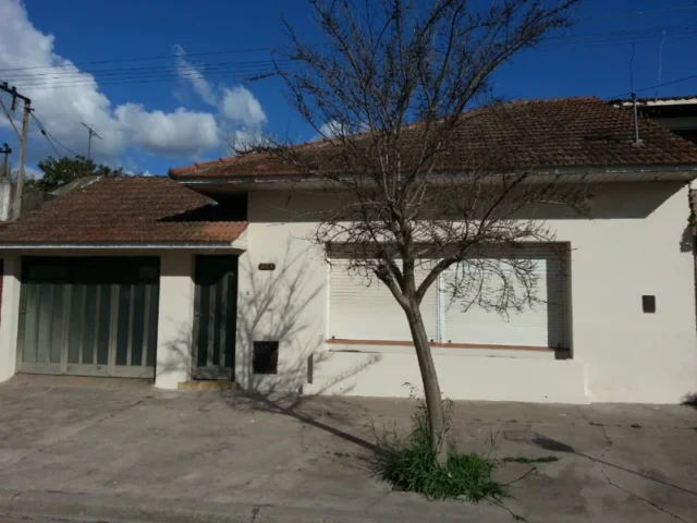 Casas, chalets en Venta — Calle 34 e/ 17 y Favaloro