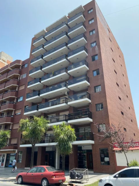 Departamentos, pisos y semipisos en Venta — Av. Independencia 856