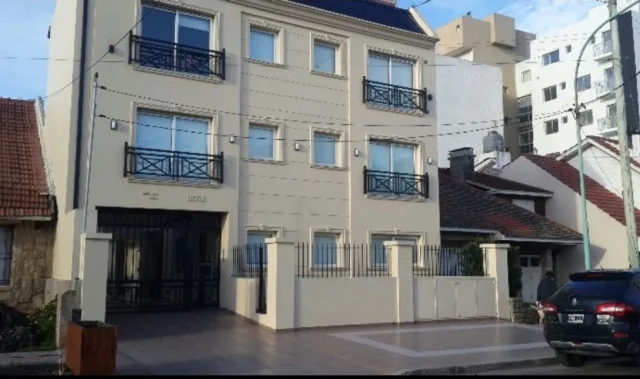 Departamentos, pisos y semipisos en Venta — Rejon 3661