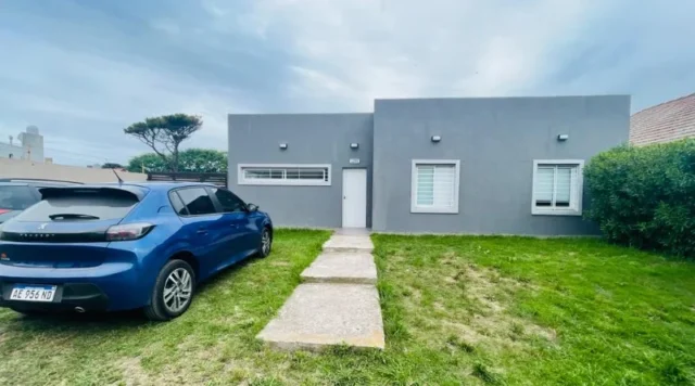Casas, chalets en Venta — Corbeta Uruguay 4470