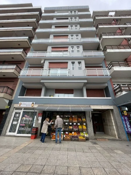 Departamentos, pisos y semipisos en Venta — independencia 631