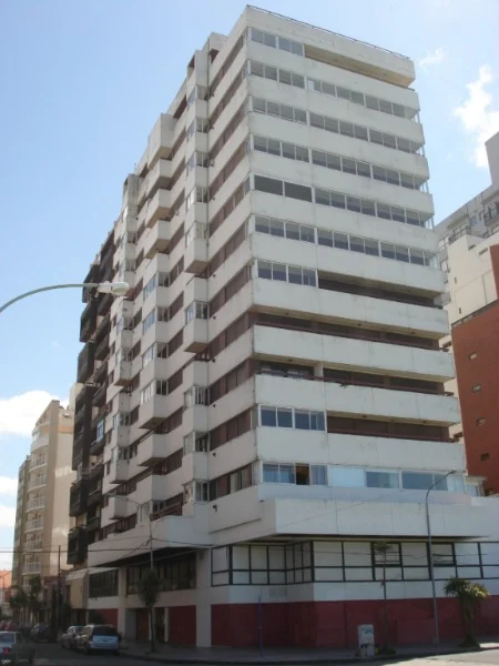 Cocheras y garages en Venta — chacabuco y catamarca