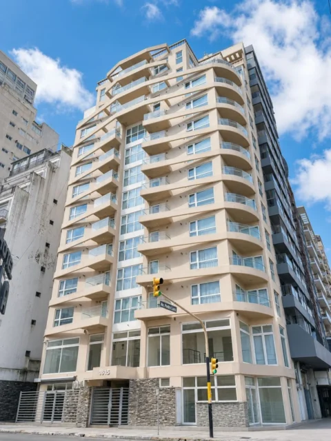 Departamentos, pisos y semipisos en Venta — luro y corrientes