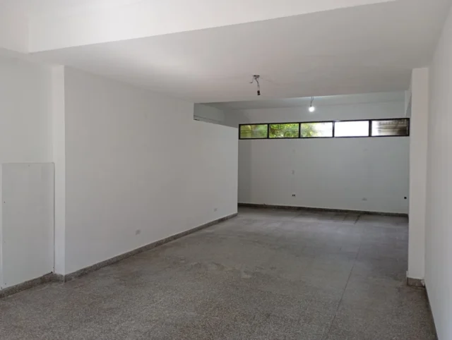 Locales en Alquiler — Libertad