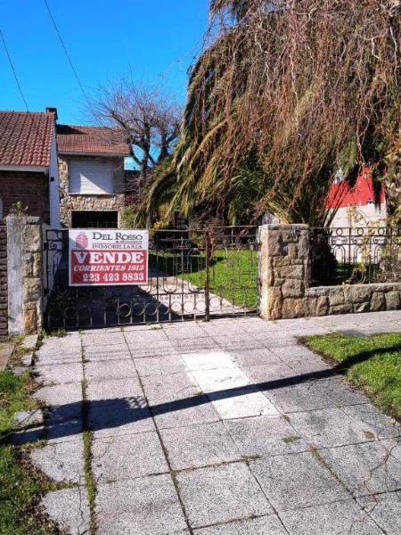 Casas, chalets en Venta — EINSTEIN 1700