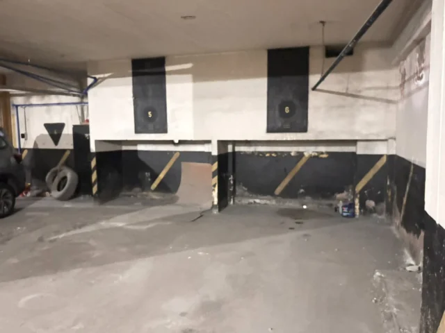 Cocheras y garages en Venta — MORENO 2500