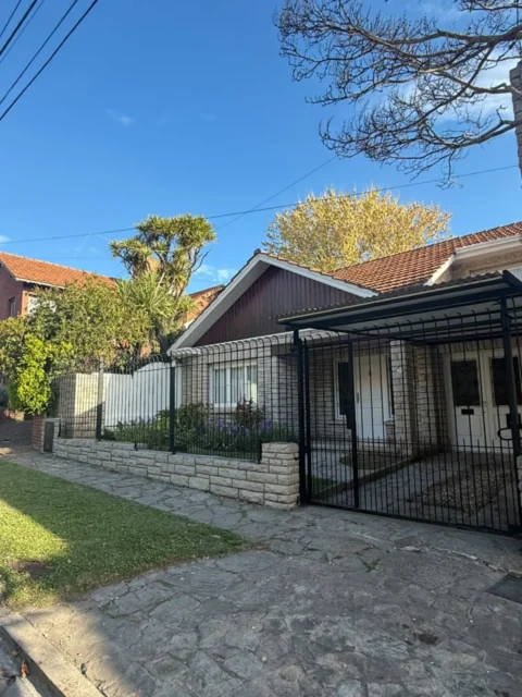 Casas, chalets en Venta — CASTELLI 600