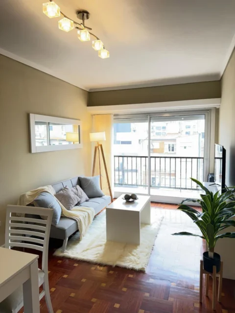 Departamentos, pisos y semipisos en Venta — MORENO 2200