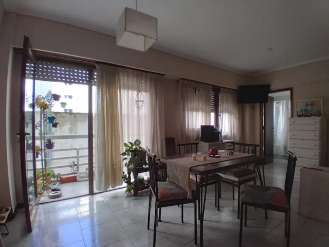 Departamentos, pisos y semipisos en Venta — La Rioja 1100
