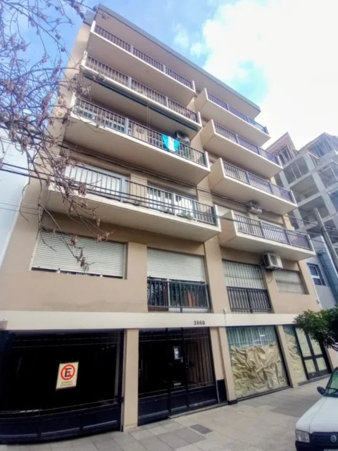 Departamentos, pisos y semipisos en Venta — San Martin 3660
