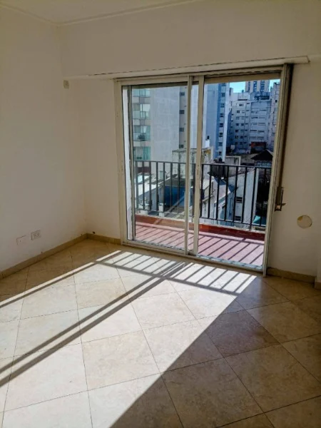 Departamentos, pisos y semipisos en Venta — Colon 2500
