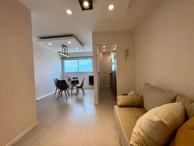 Departamentos, pisos y semipisos en Venta — Luro 2200