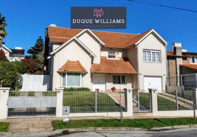 Casas, chalets en Venta — General Paz 2900