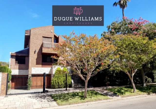 Casas, chalets en Venta — Matheu y Alvear
