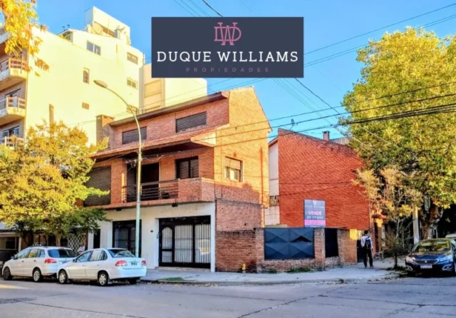 Casas, chalets en Venta — Dorrego y Falucho