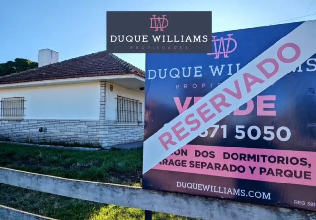Casas, chalets en Venta — Astor Piazzolla y Corbeta Uruguay
