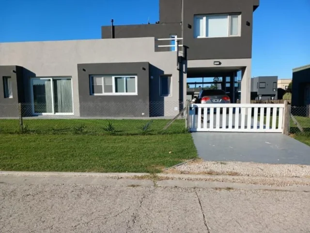 Casas, chalets en Venta — C. Bordon 867