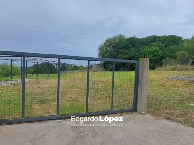 Lotes y terrenos en Venta — C. Lia 25