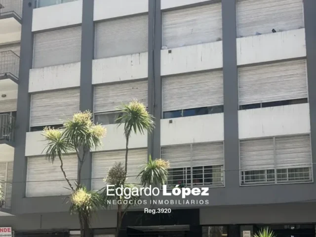 Departamentos, pisos y semipisos en Venta — Entre Rios 2131