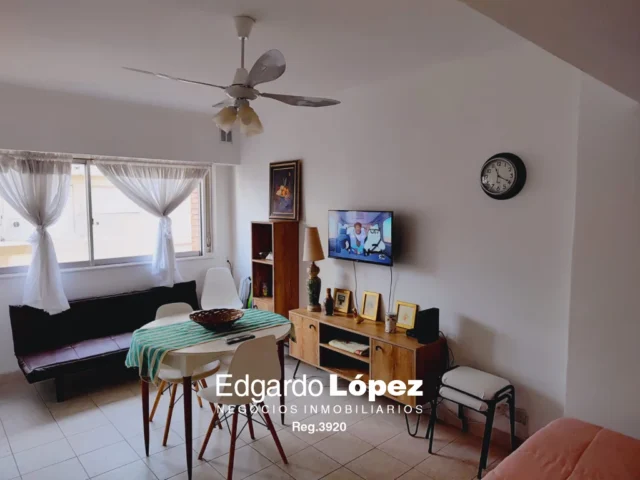 Departamentos, pisos y semipisos en Venta — Av. Colón 1421