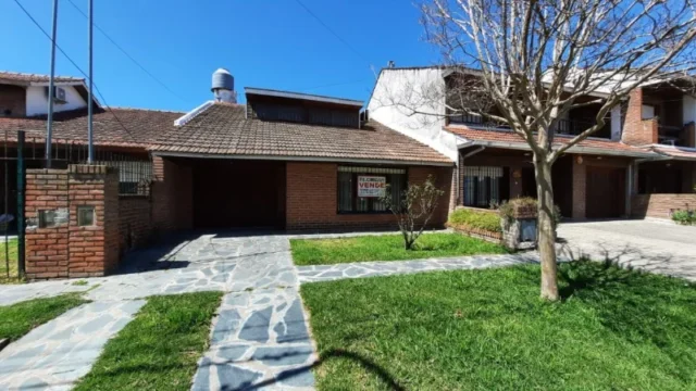 Casas, chalets en Venta — San José de Calasanz 946