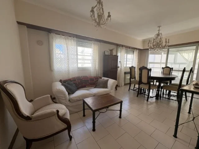 Departamentos, pisos y semipisos en Alquiler — Corrientes 2341