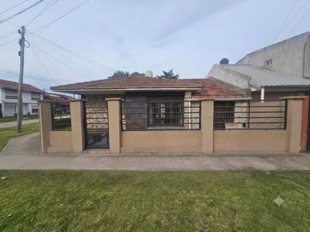 Casas, chalets en Venta — AV DELLA PAOLERA 1100