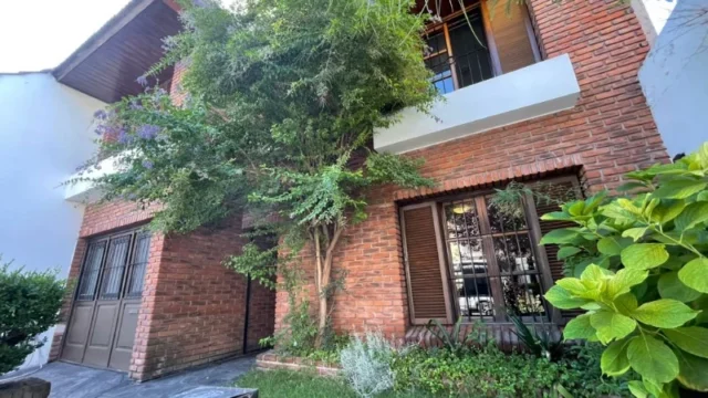 Casas, chalets en Venta — GUIDO 1300