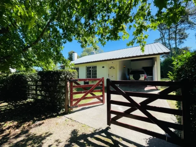 Casas, chalets en Venta — C. Eva 662