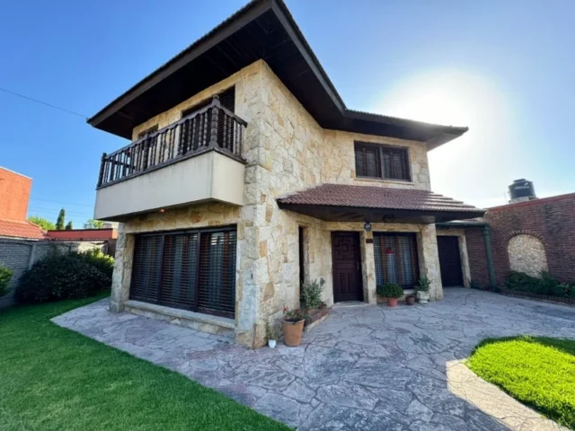 Casas, chalets en Venta — PADRE CARDIEL 7500